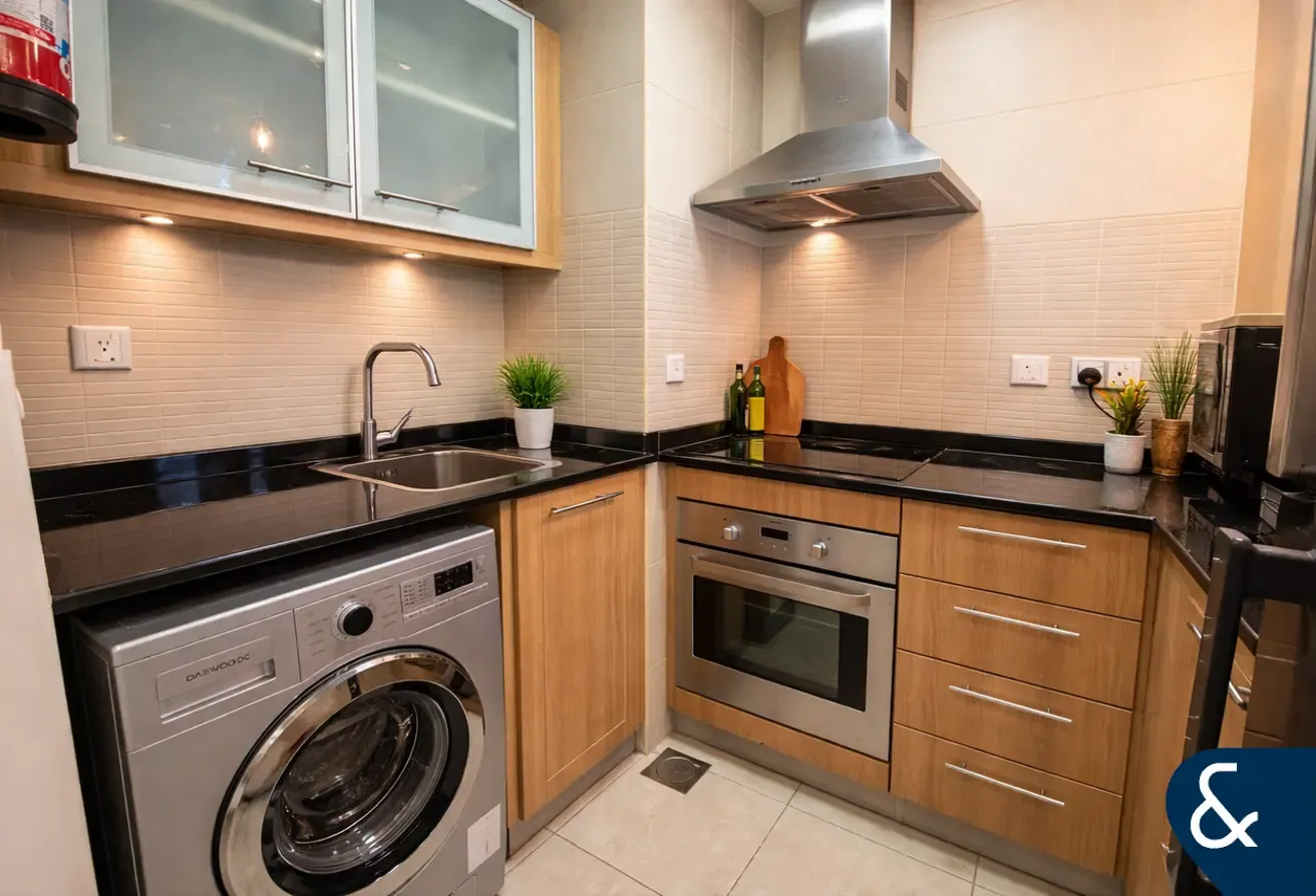 Low Floor | Vacant | 1 Bed | Close To Metro