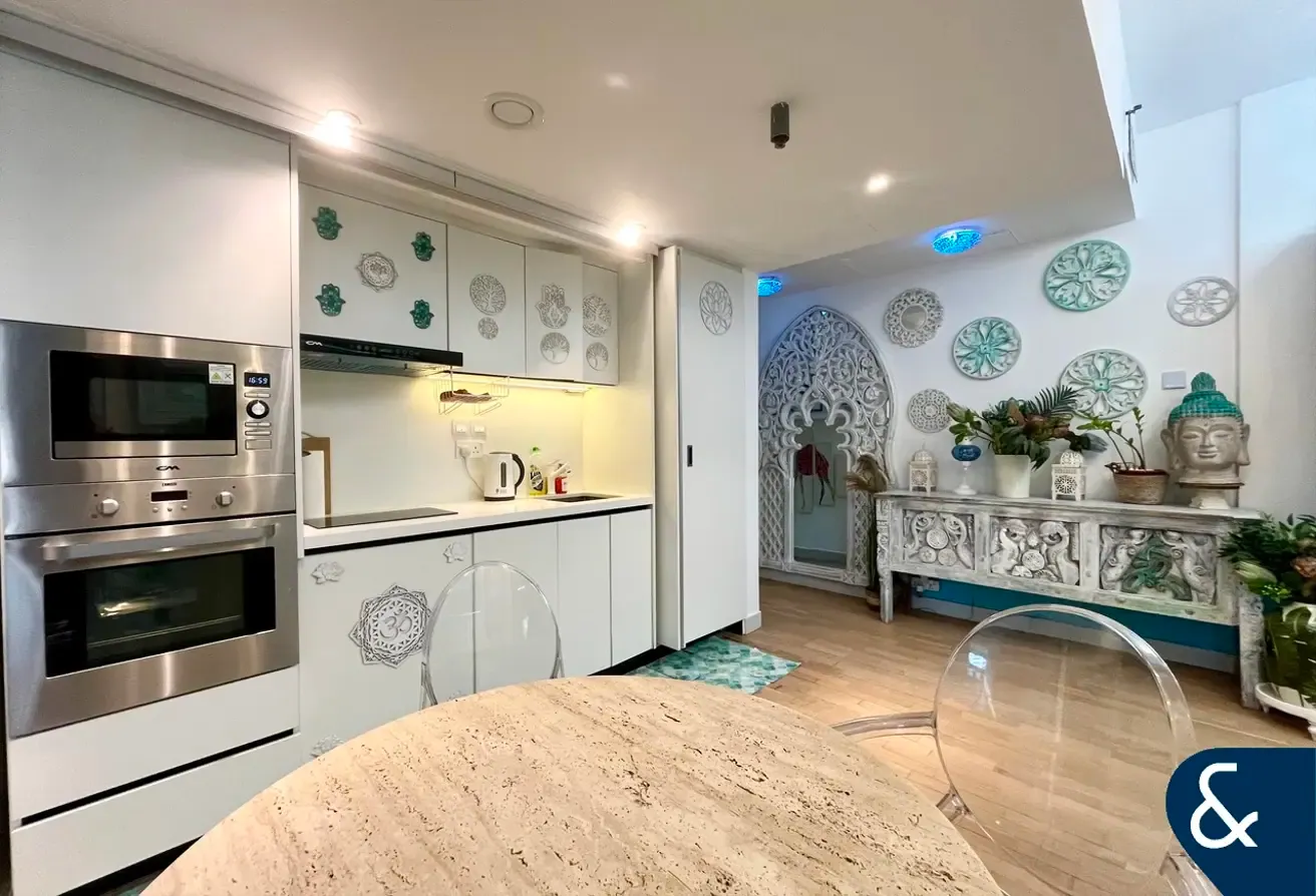 Garden Unit - Upgraded - Vacant On Transfer