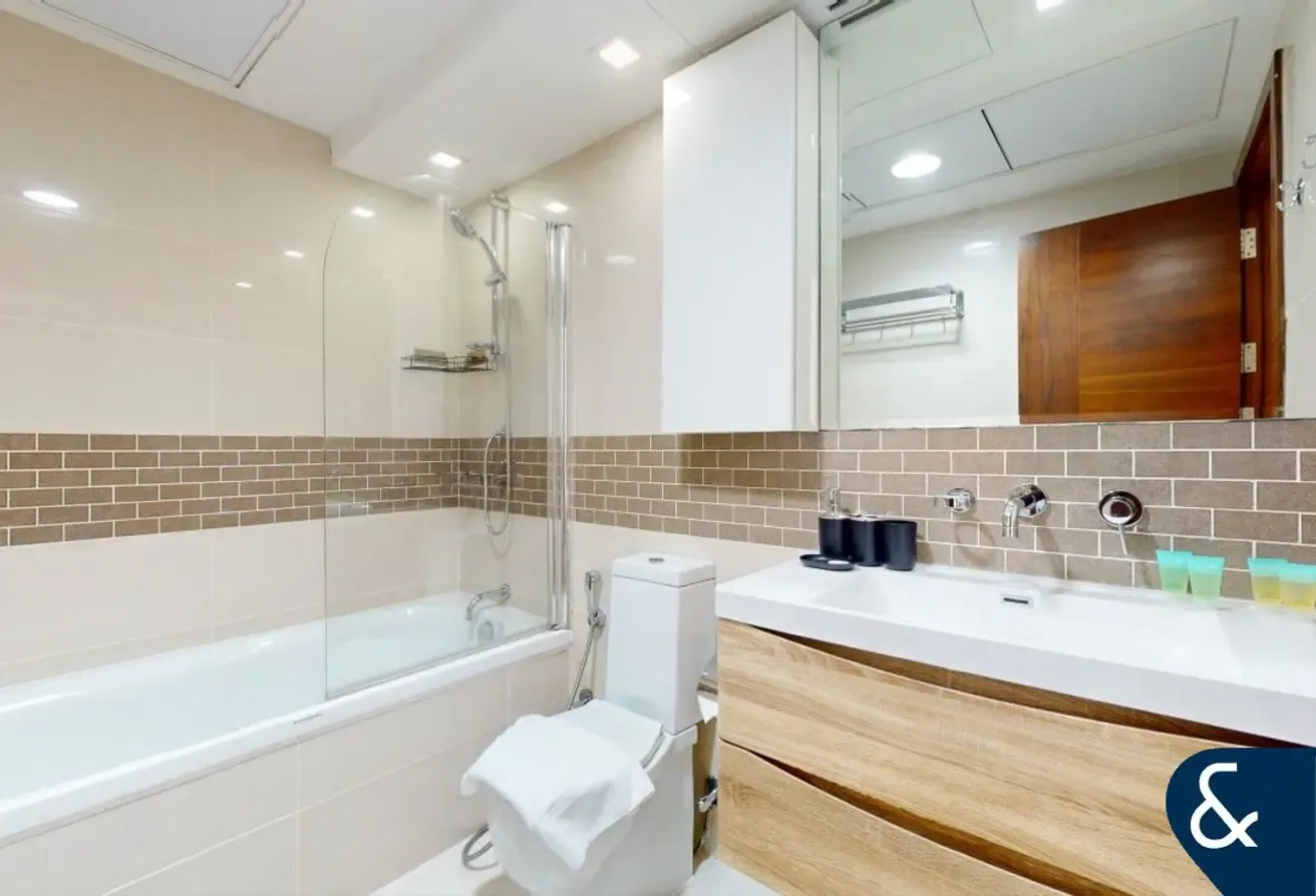 One Bedroom | Marina View | VOT