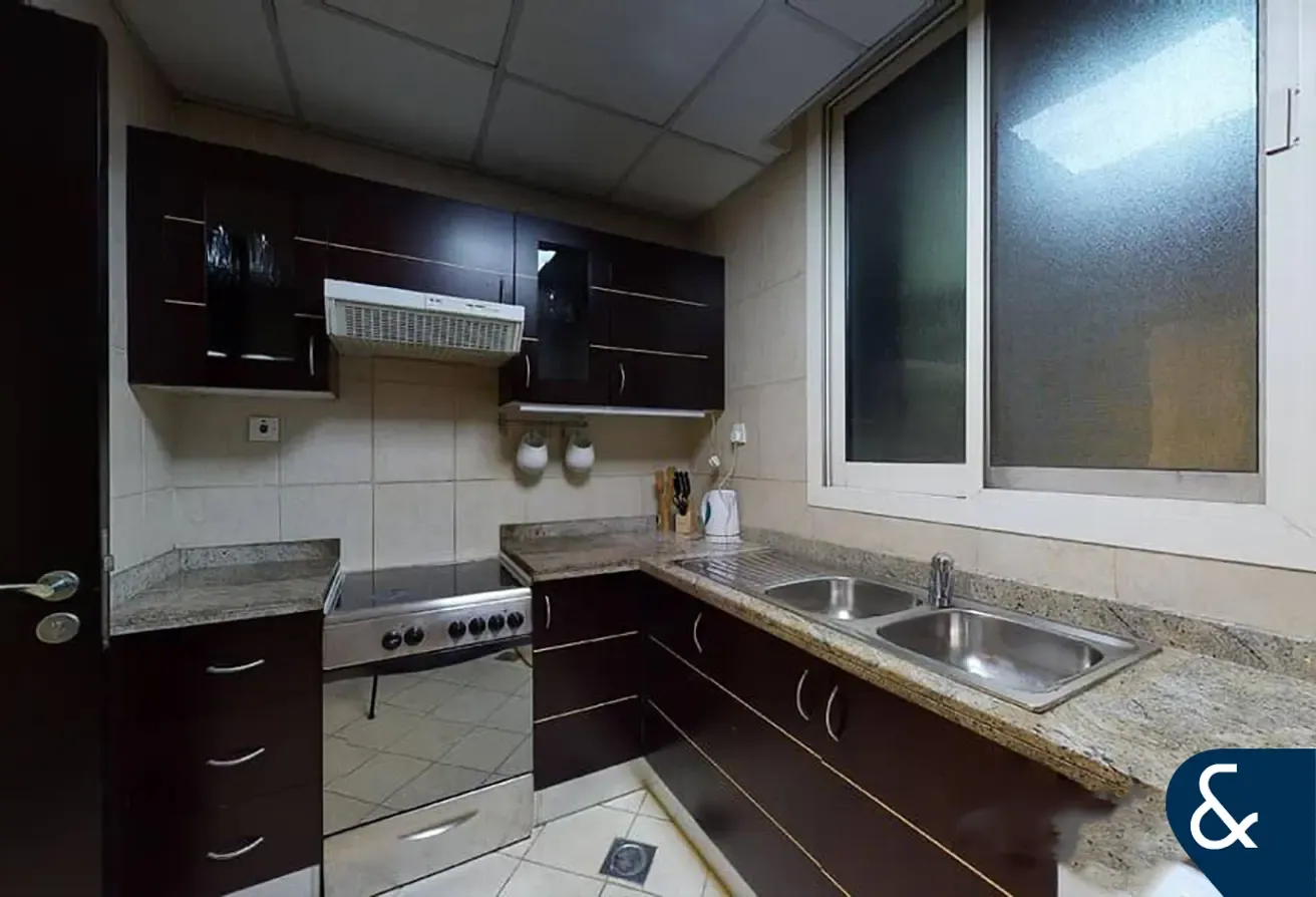 Spacious 1 Bed | Partial Views | 940.98 SqFt