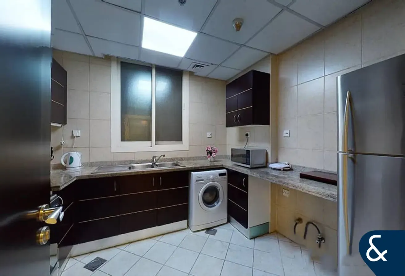 Spacious 1 Bed | Partial Views | 940.98 SqFt