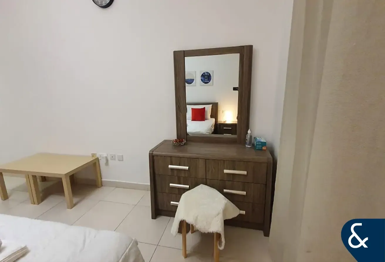 Spacious 1 Bed | Partial Views | 940.98 SqFt