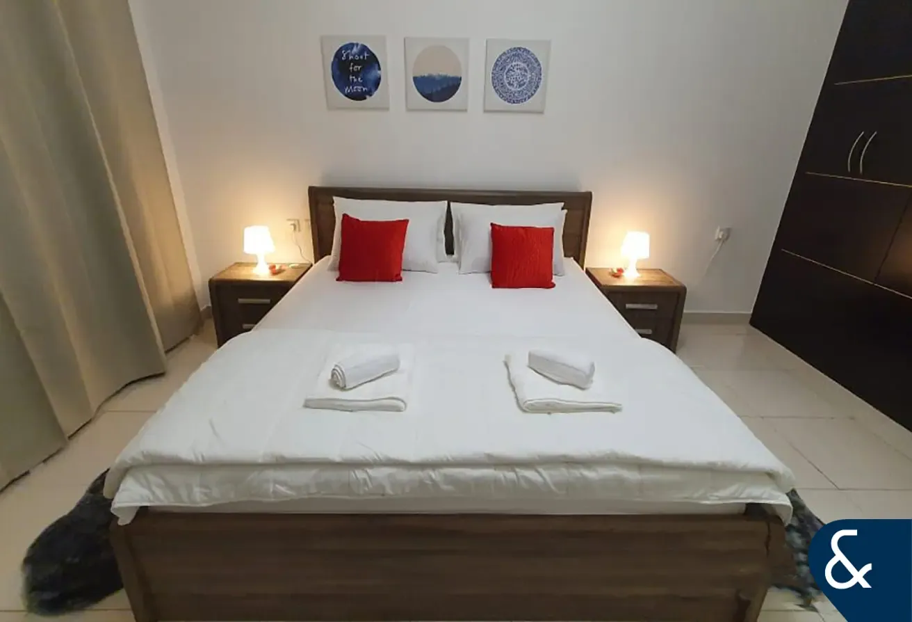 Spacious 1 Bed | Partial Views | 940.98 SqFt