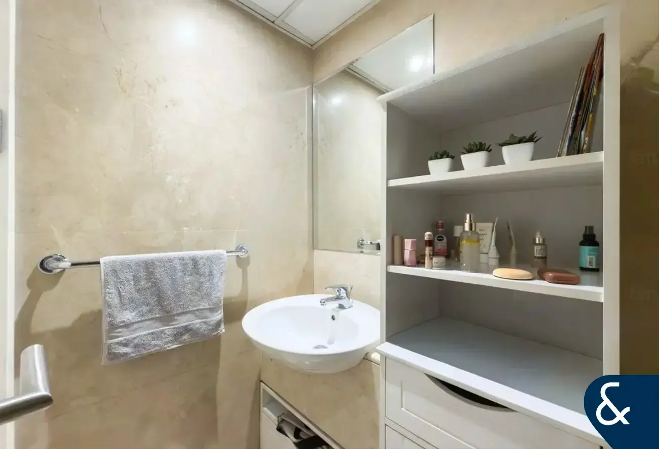 912 Sqft | Marina View | Upgraded Flooring