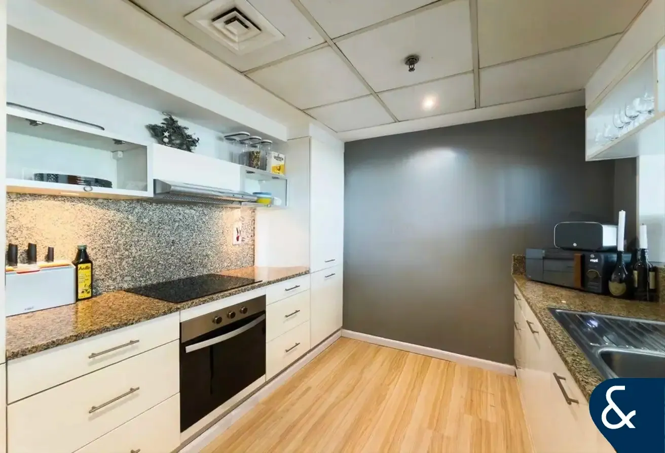 912 Sqft | Marina View | Upgraded Flooring