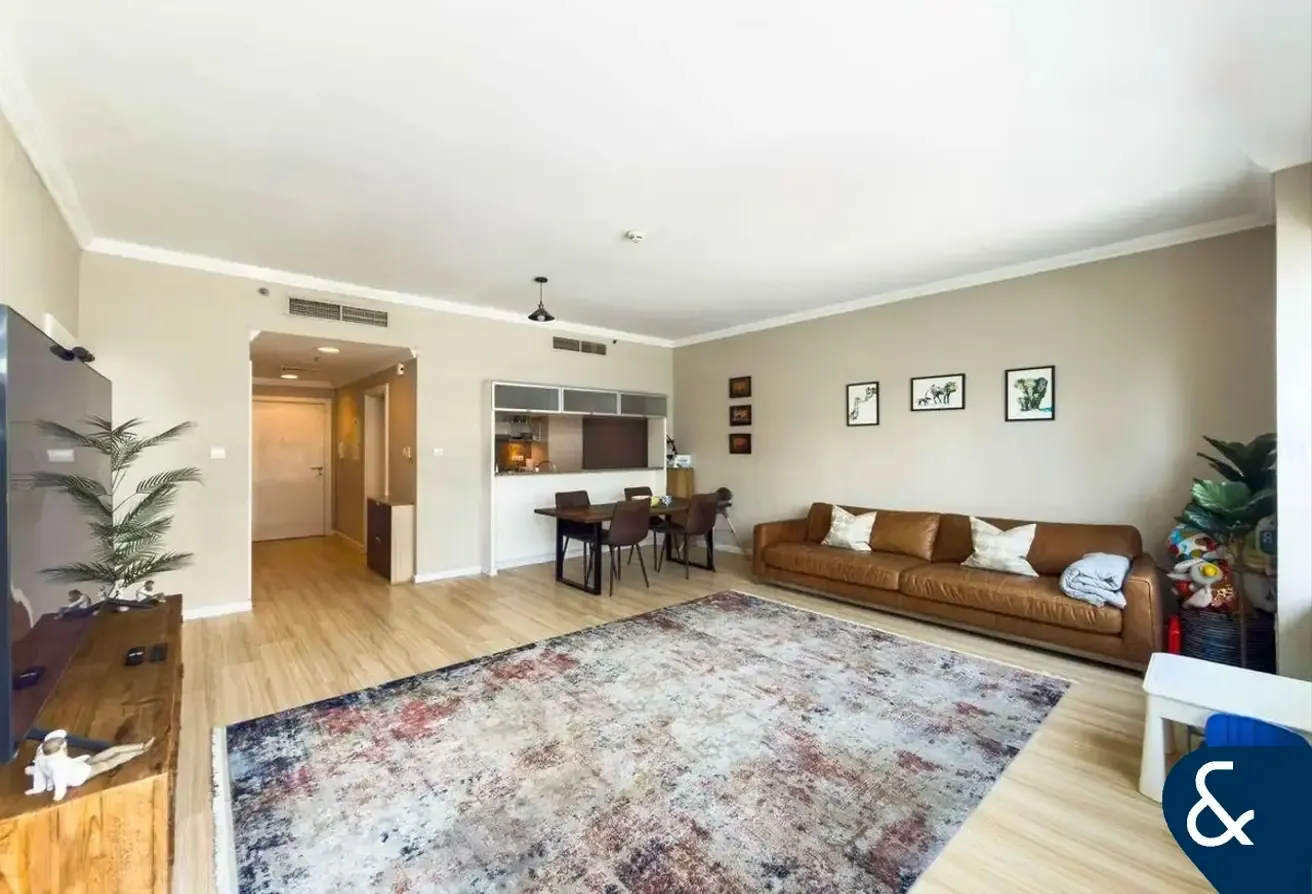 912 Sqft | Marina View | Upgraded Flooring