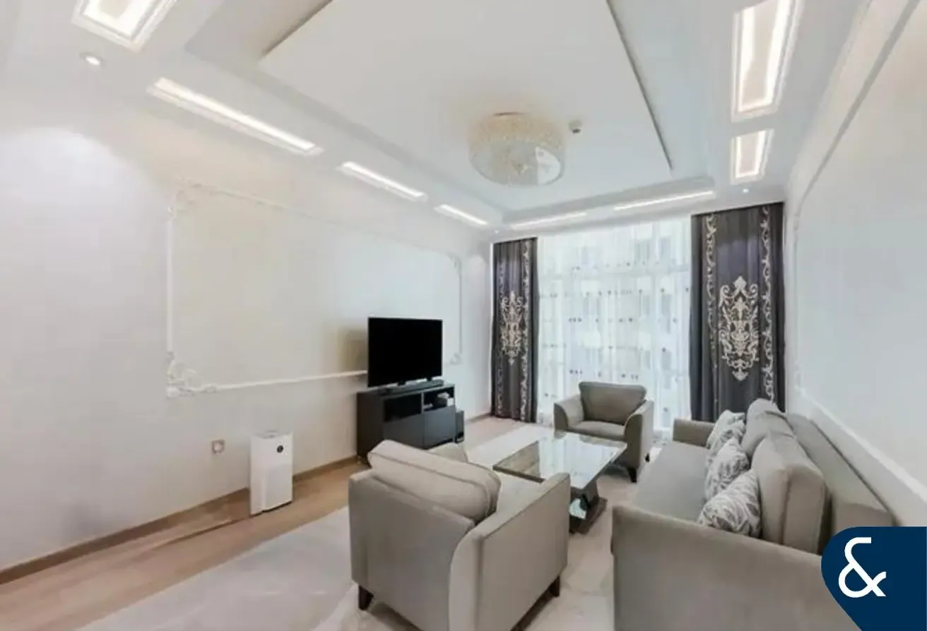 1 Bedroom | MAG 218 | Renovated Apartment
