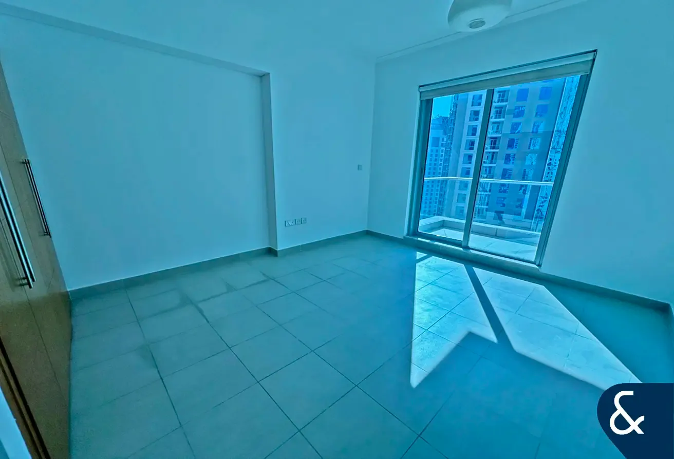 Vacant | One Bedroom Apartment | 891 sqft