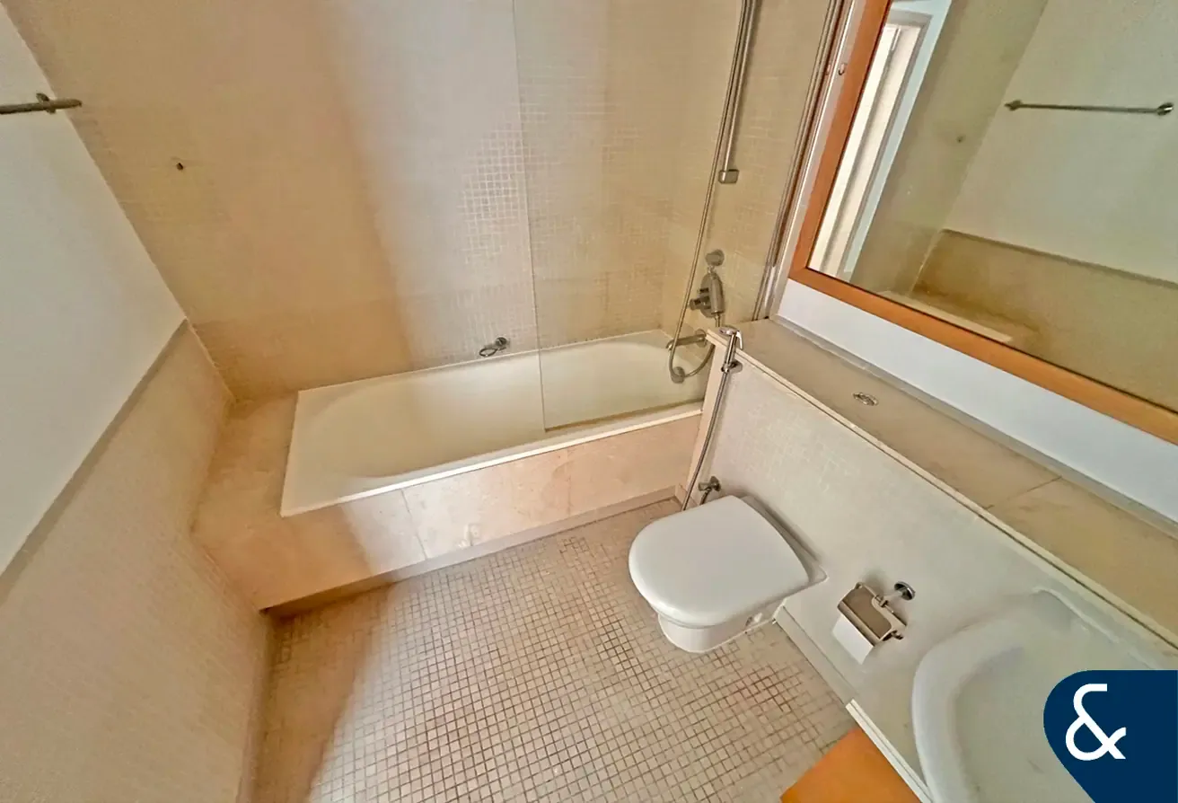 Vacant | One Bedroom Apartment | 891 sqft