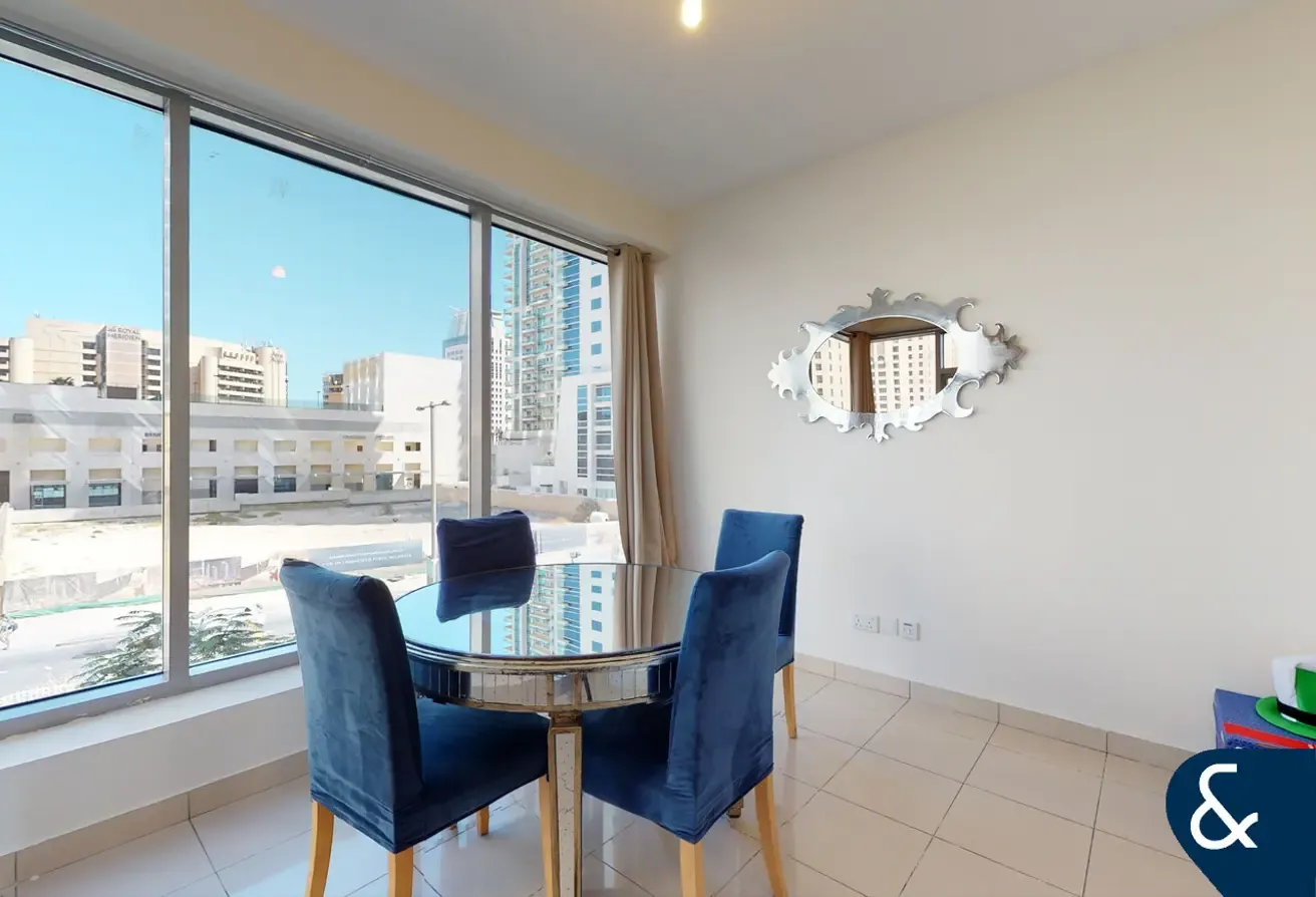 1070 Sqft | One Bedroom | Balcony