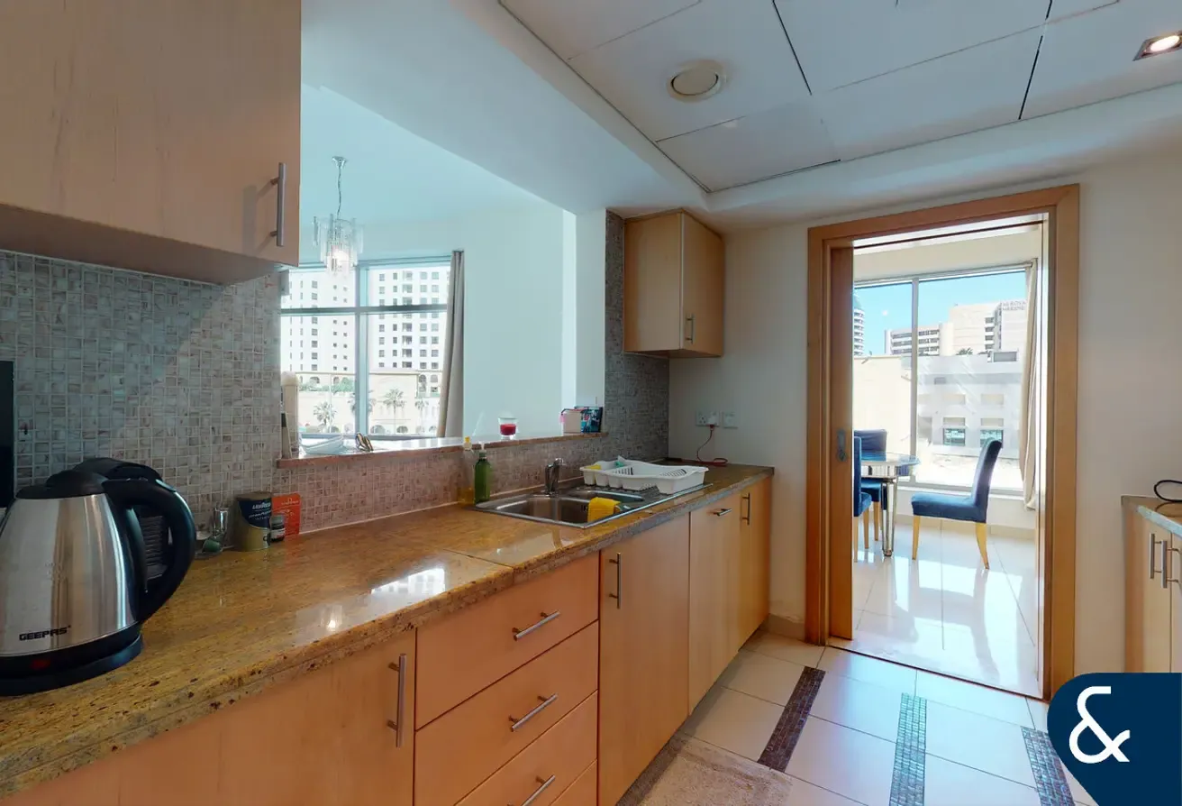 1070 Sqft | One Bedroom | Balcony