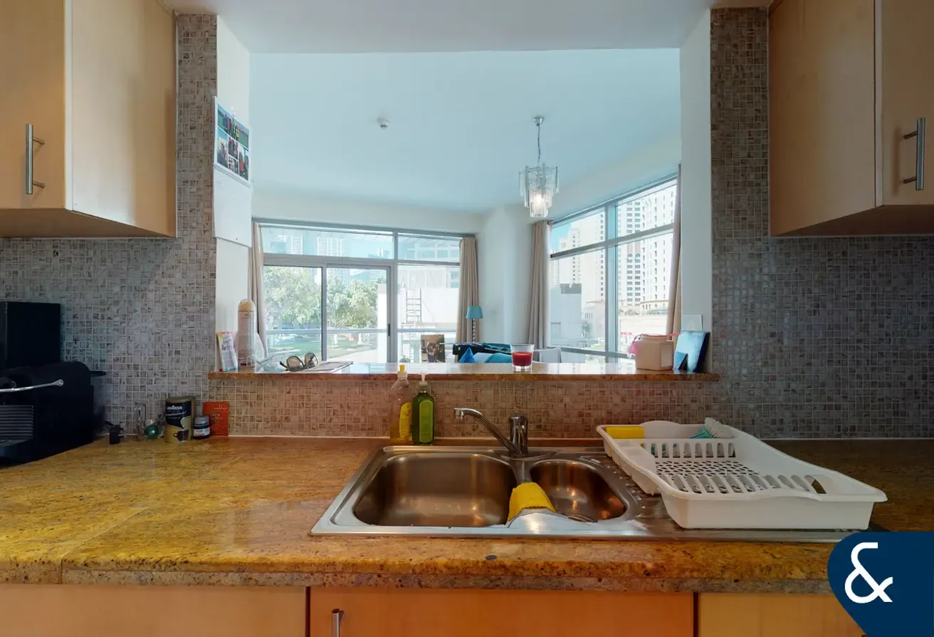 1070 Sqft | One Bedroom | Balcony