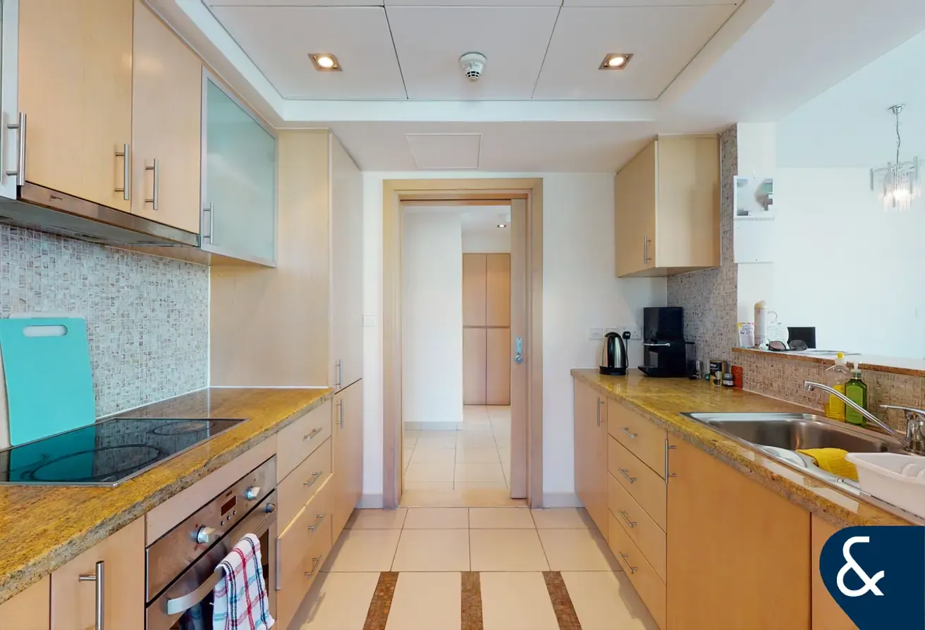 1070 Sqft | One Bedroom | Balcony
