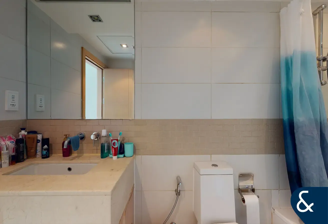 1070 Sqft | One Bedroom | Balcony