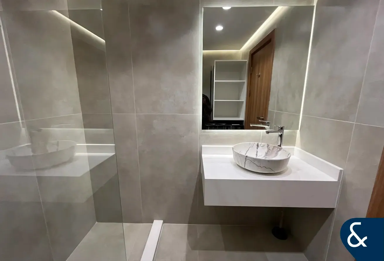 Sea View | Vacant | Fully Upgraded | 1 Bed