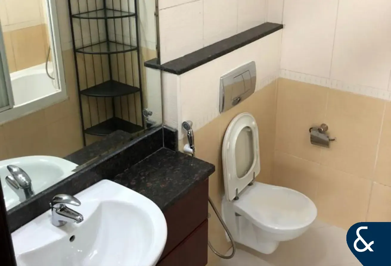 Vacant | One Bed | Large Layout | Unfurnished