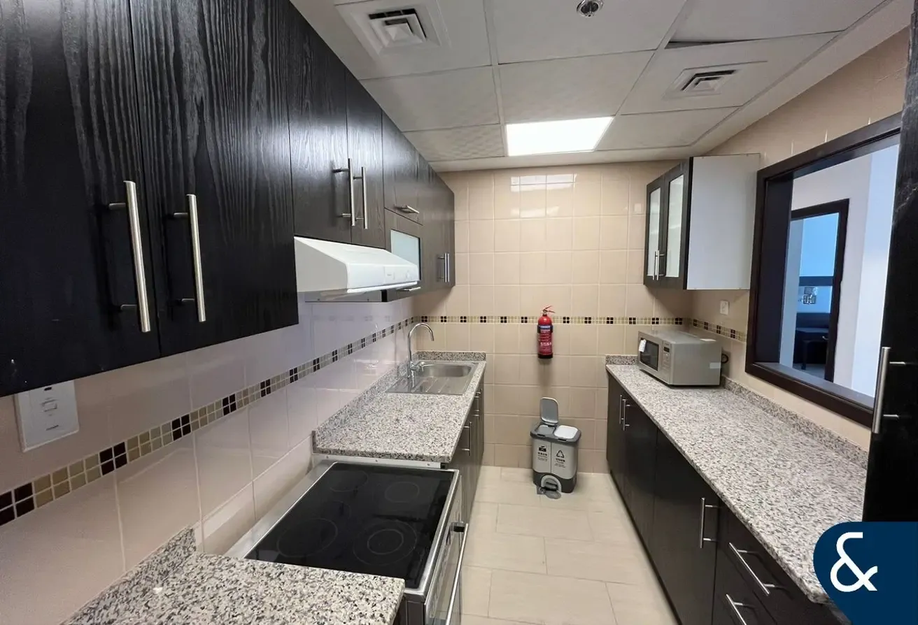 964 SQ FT - HIGH FLOOR - FURNISHED