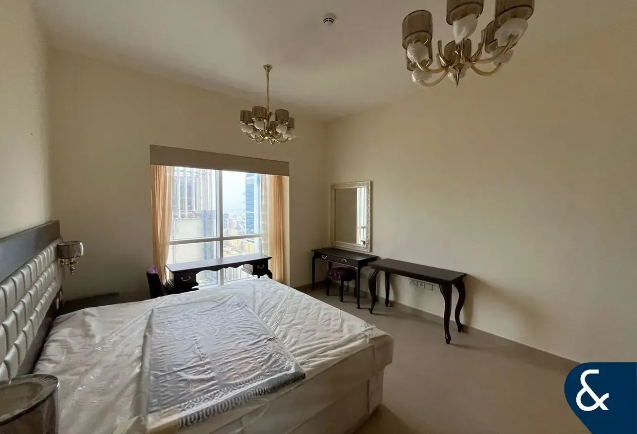 964 SQ FT - HIGH FLOOR - FURNISHED
