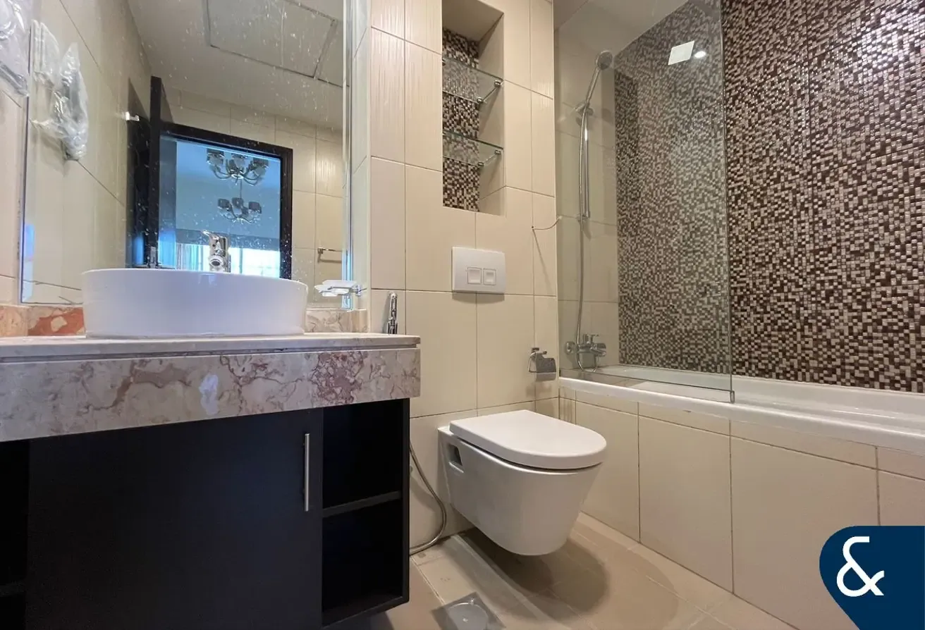 964 SQ FT - HIGH FLOOR - FURNISHED