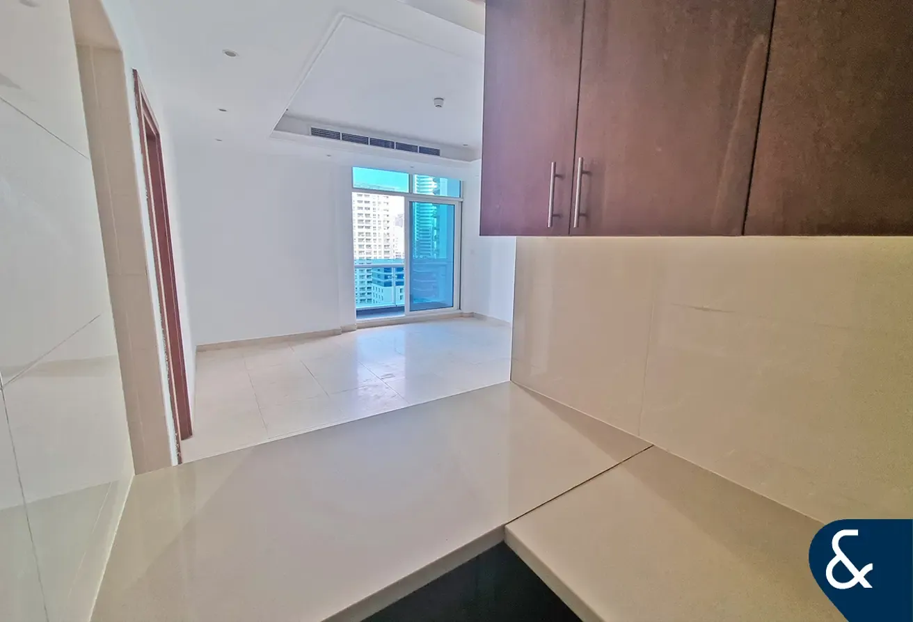 Full Marina View | Vacant | High Floor