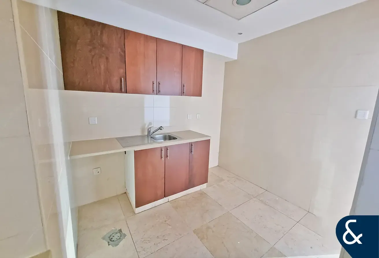 Full Marina View | Vacant | High Floor