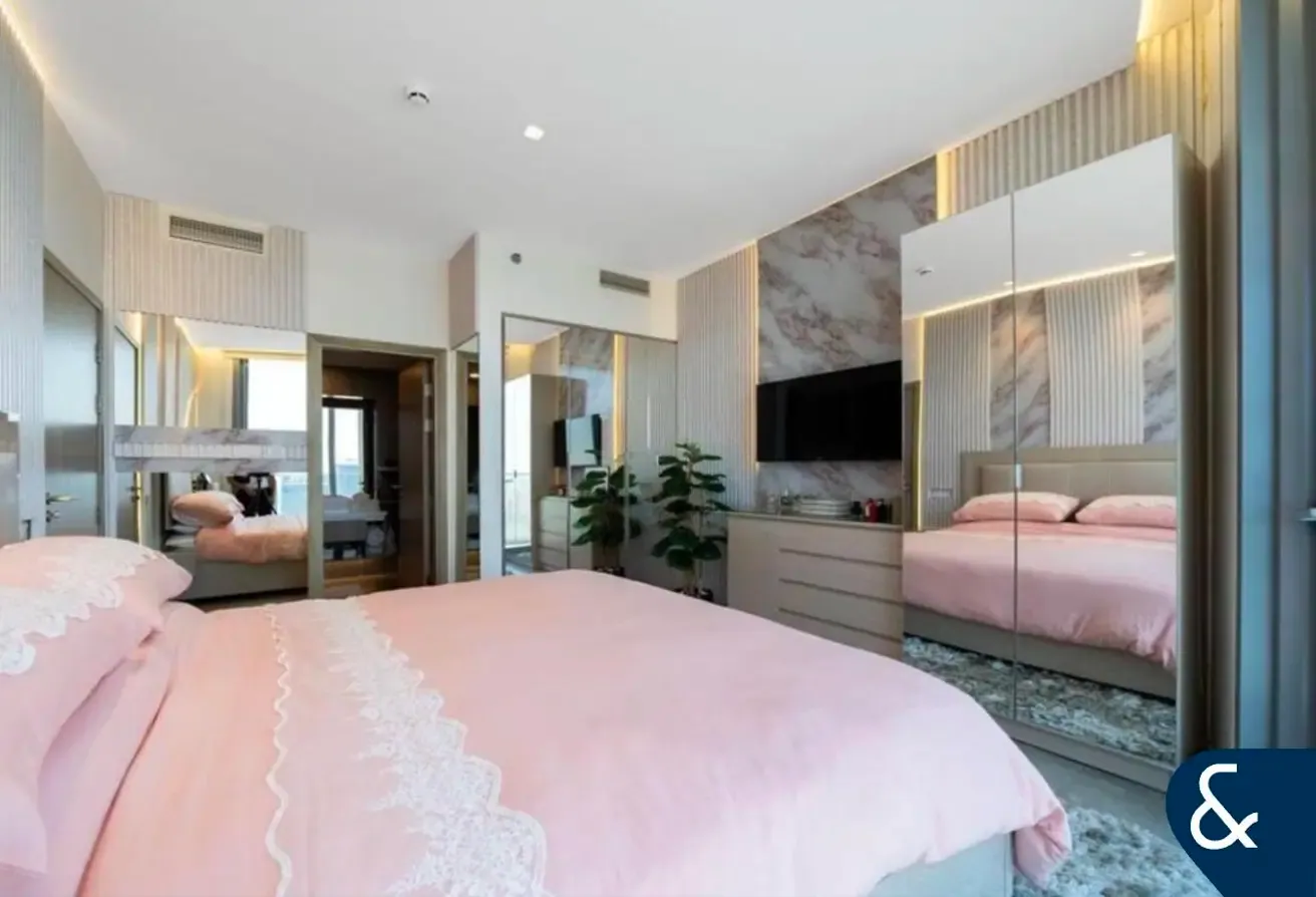 Upgraded | 1 Bedroom | High Floor | Vacant