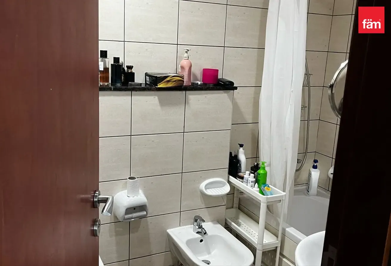 Furnished| Vacant| Unaffected Unit