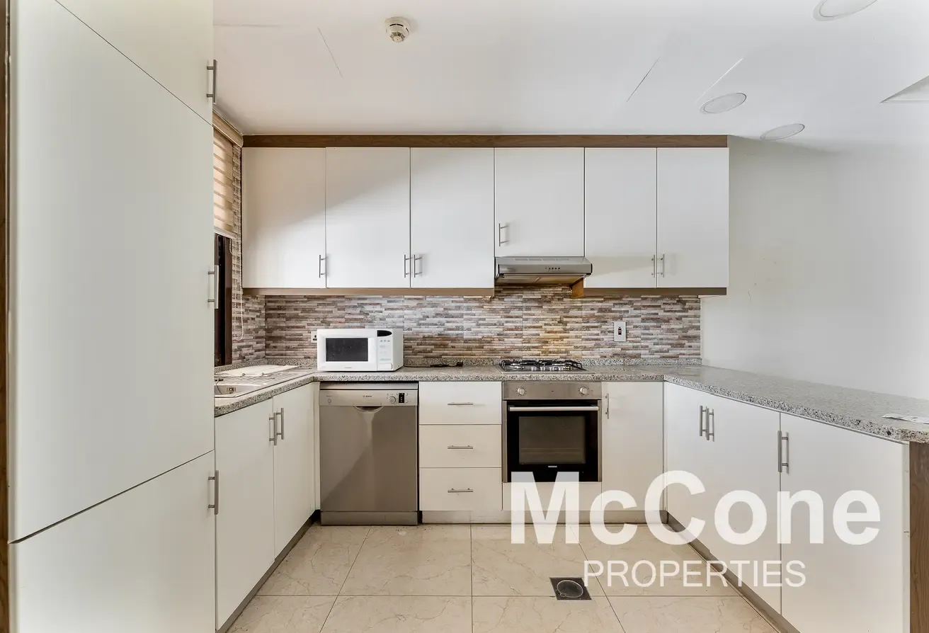 Vacant | Luxurious Unit | Prime Location