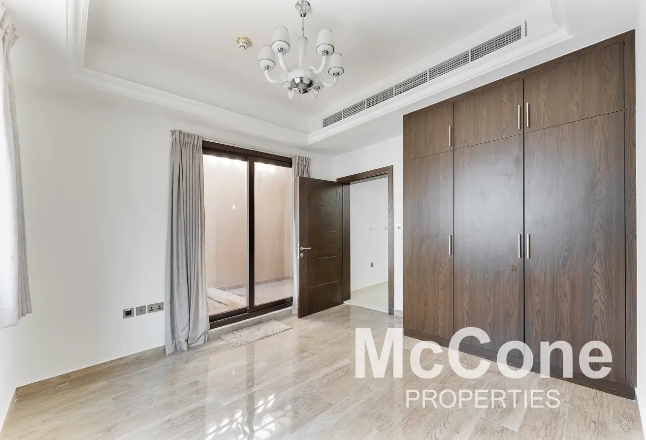 Vacant | Luxurious Unit | Prime Location