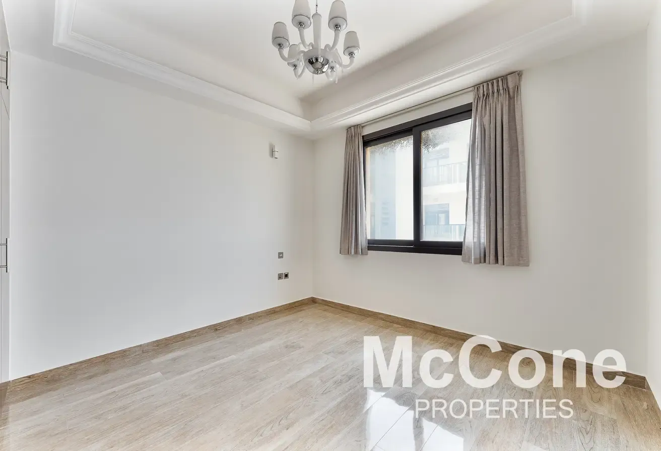 Vacant | Luxurious Unit | Prime Location