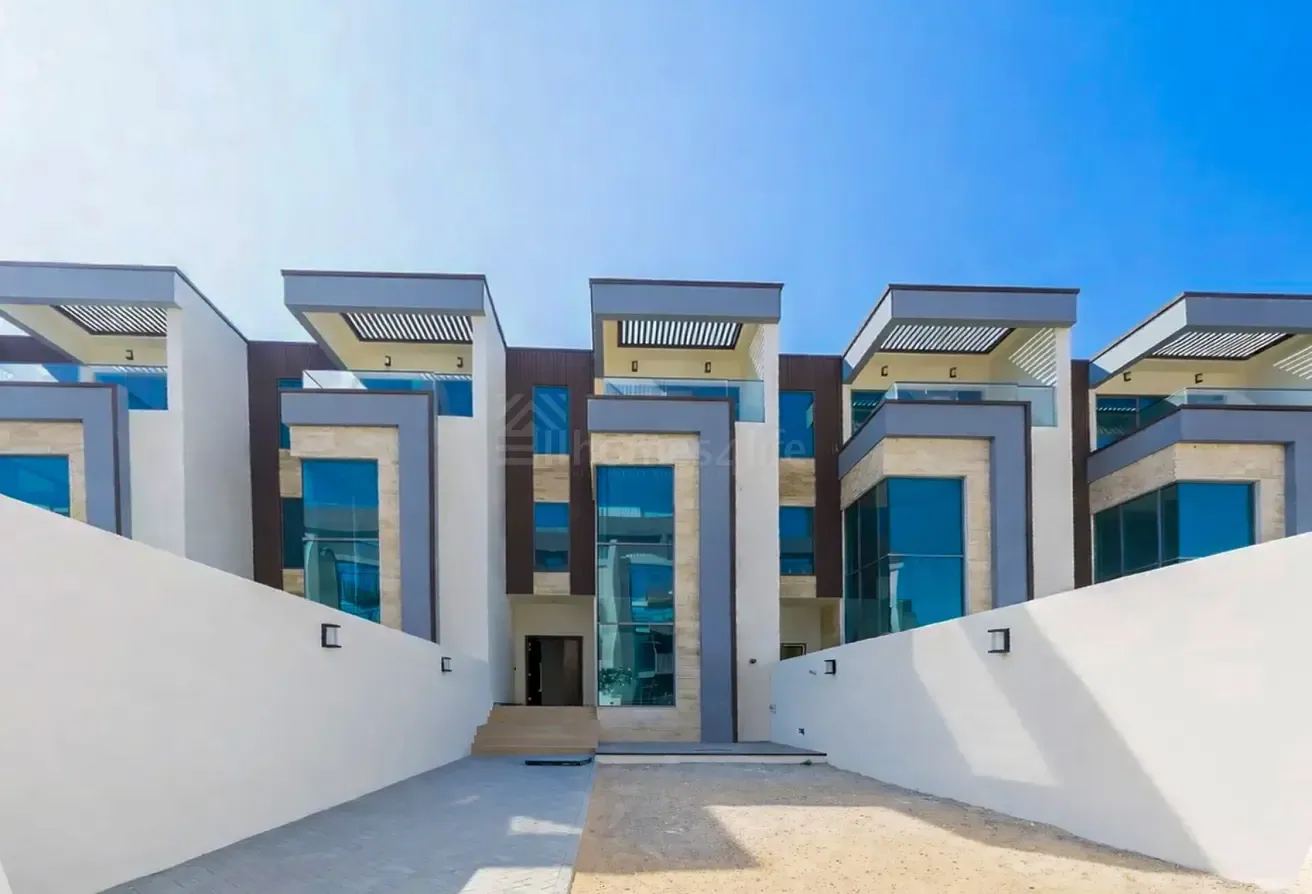 Exclusive 4BR Townhouse w/ Lift - JVC D14