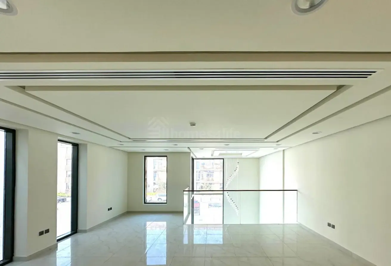 Exclusive 4BR Townhouse w/ Lift - JVC D14
