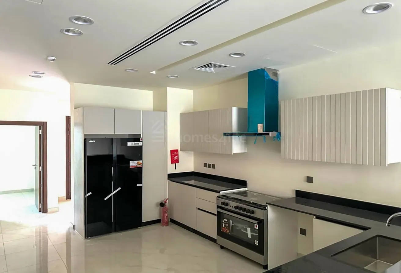Exclusive 4BR Townhouse w/ Lift - JVC D14