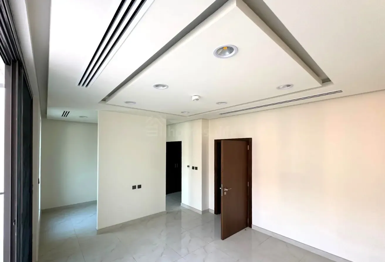 Exclusive 4BR Townhouse w/ Lift - JVC D14
