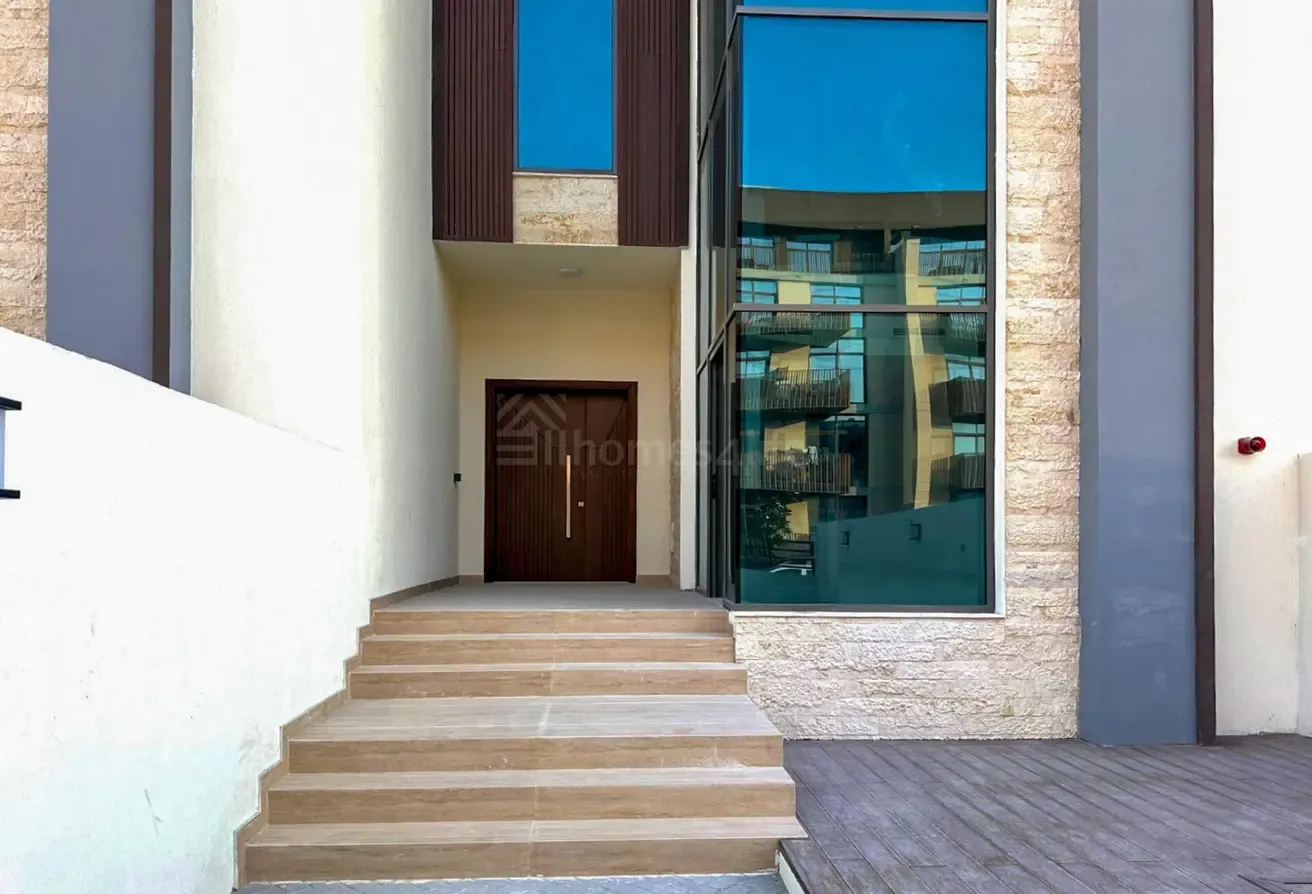 Exclusive 4BR Townhouse w/ Lift - JVC D14