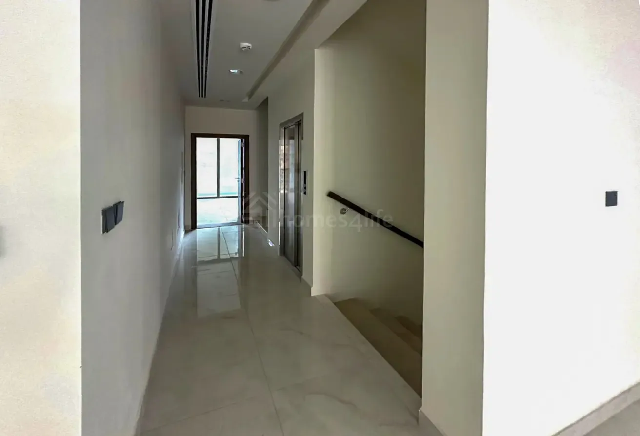 Exclusive 4BR Townhouse w/ Lift - JVC D14