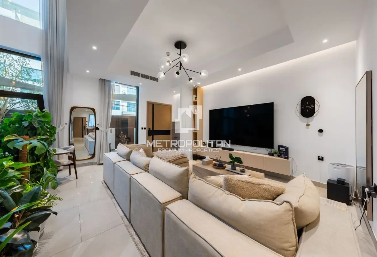 3,900 sq.ft | Premium Furnished | Smart & Turnkey