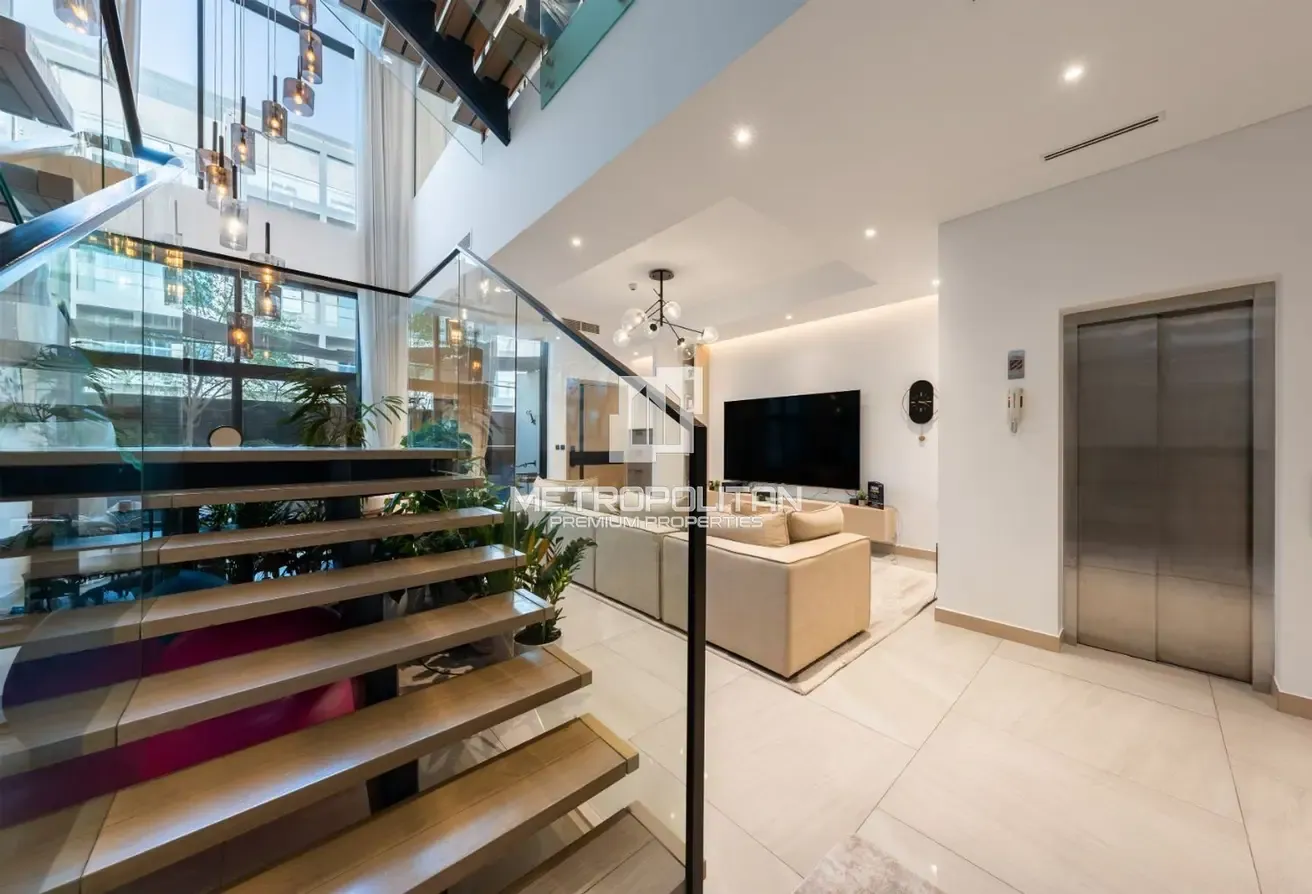 3,900 sq.ft | Premium Furnished | Smart & Turnkey