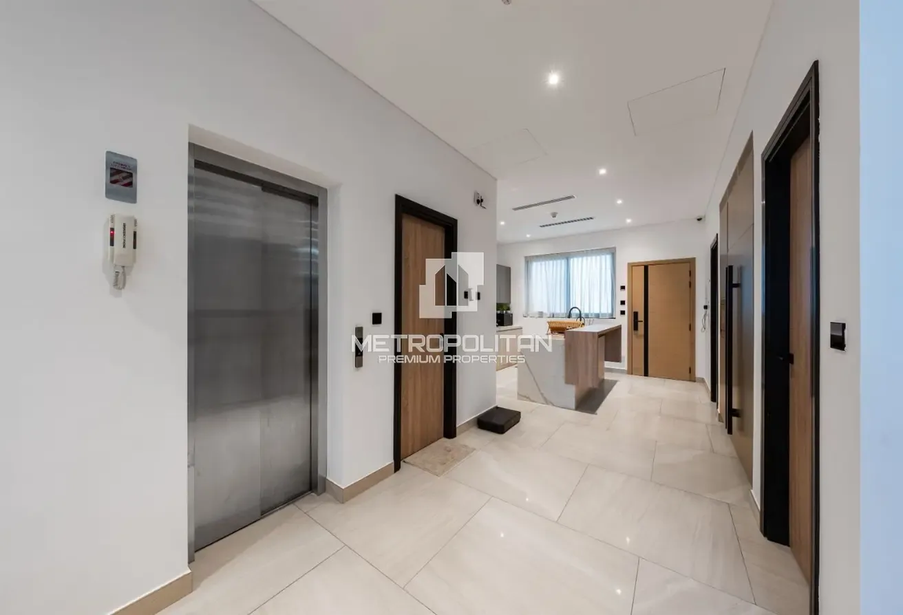 3,900 sq.ft | Premium Furnished | Smart & Turnkey