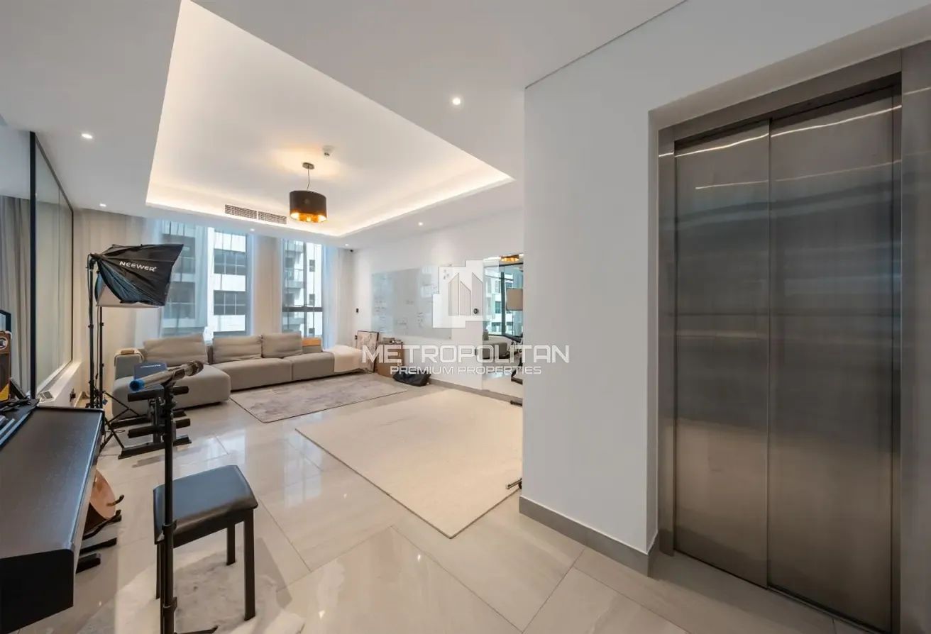3,900 sq.ft | Premium Furnished | Smart & Turnkey