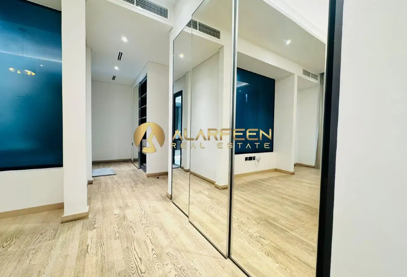 Investor Deal | 4Br+Maid | Luxurious Unit