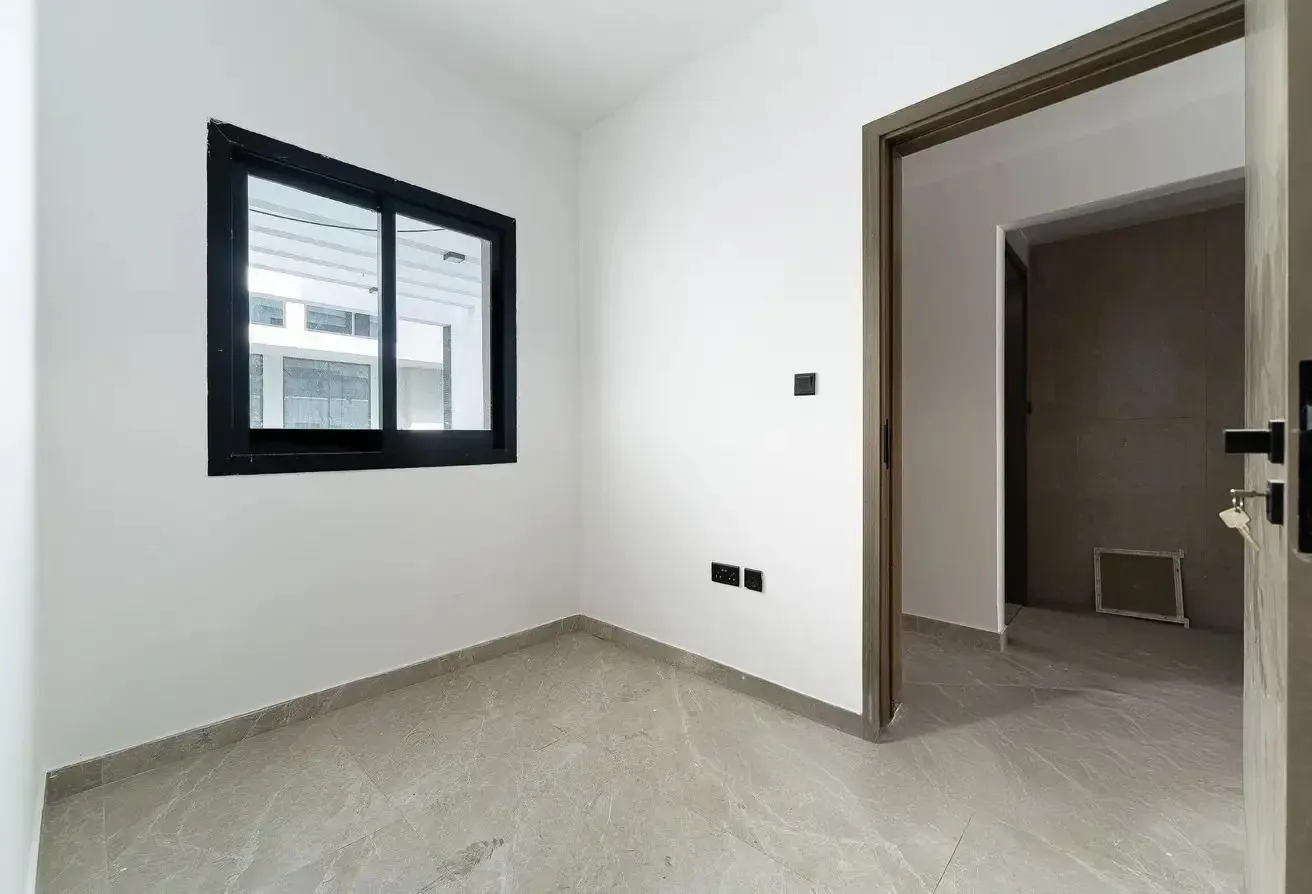 Corner Unit | Ready to Move | 4BR+Maid
