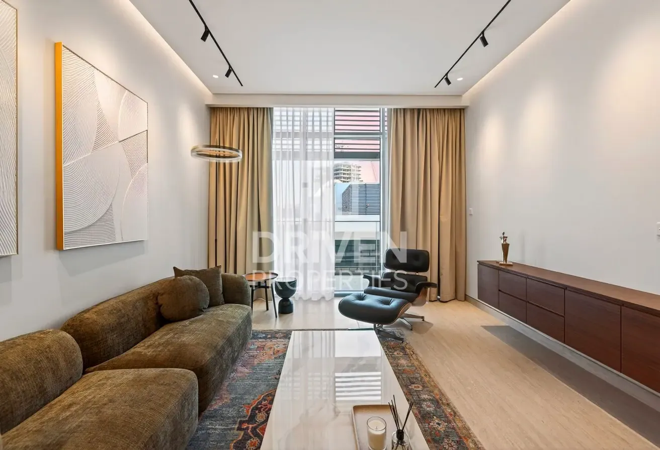 Renovated | Modern Layout Unit | High Floor