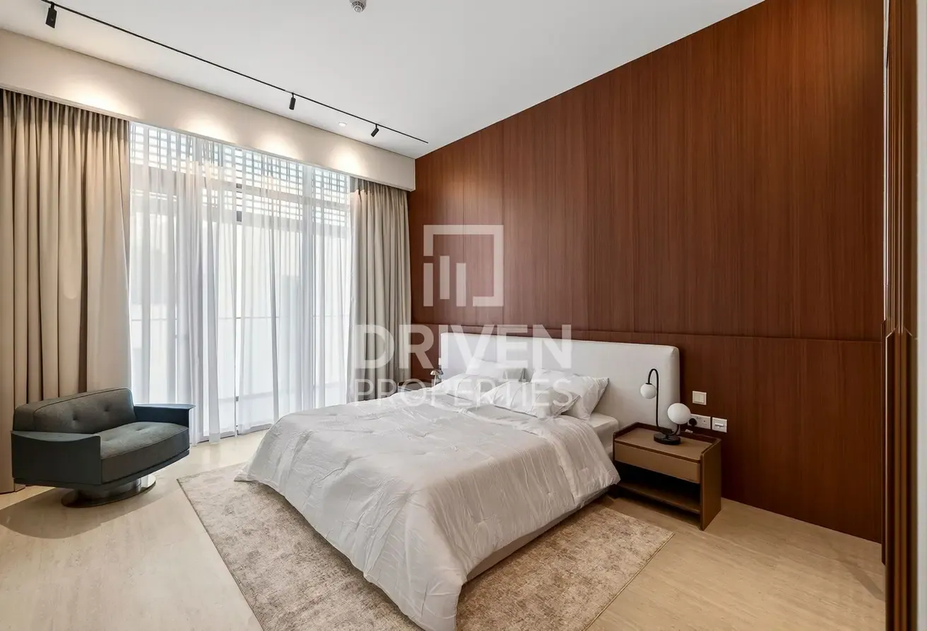 Renovated | Modern Layout Unit | High Floor