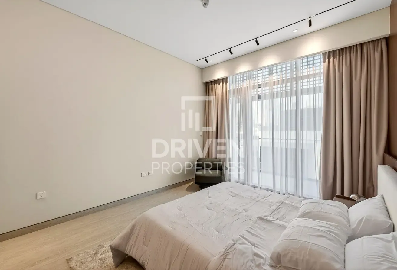 Renovated | Modern Layout Unit | High Floor