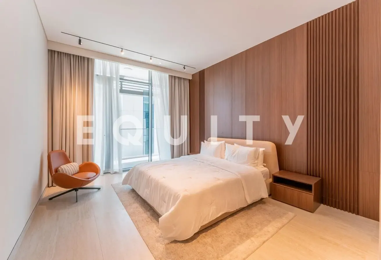 Upgraded Unit | Prime Location | Canal Access