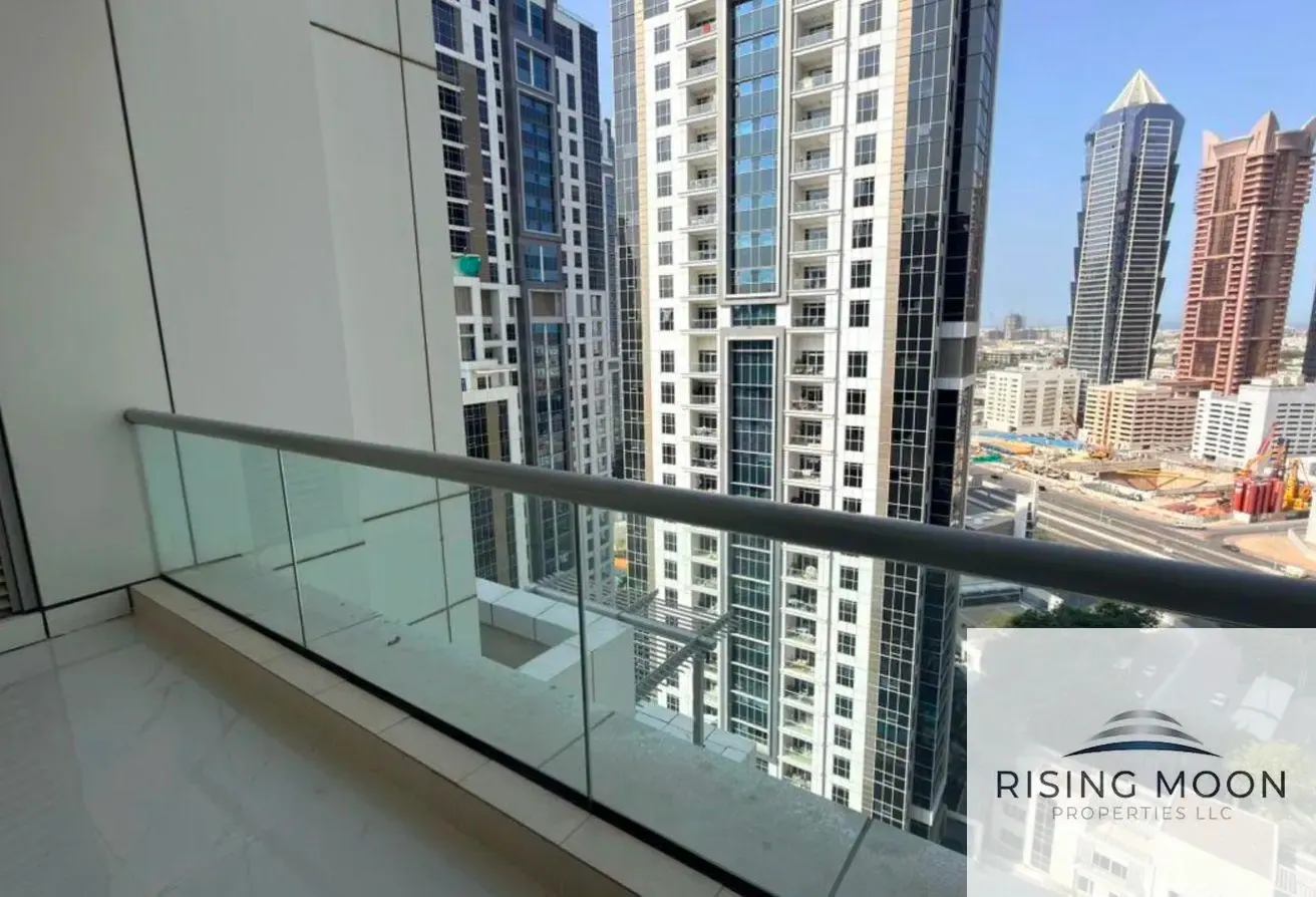 Upgraded | Vacant | 2BR FOR SALE IN BUSINESS BAY