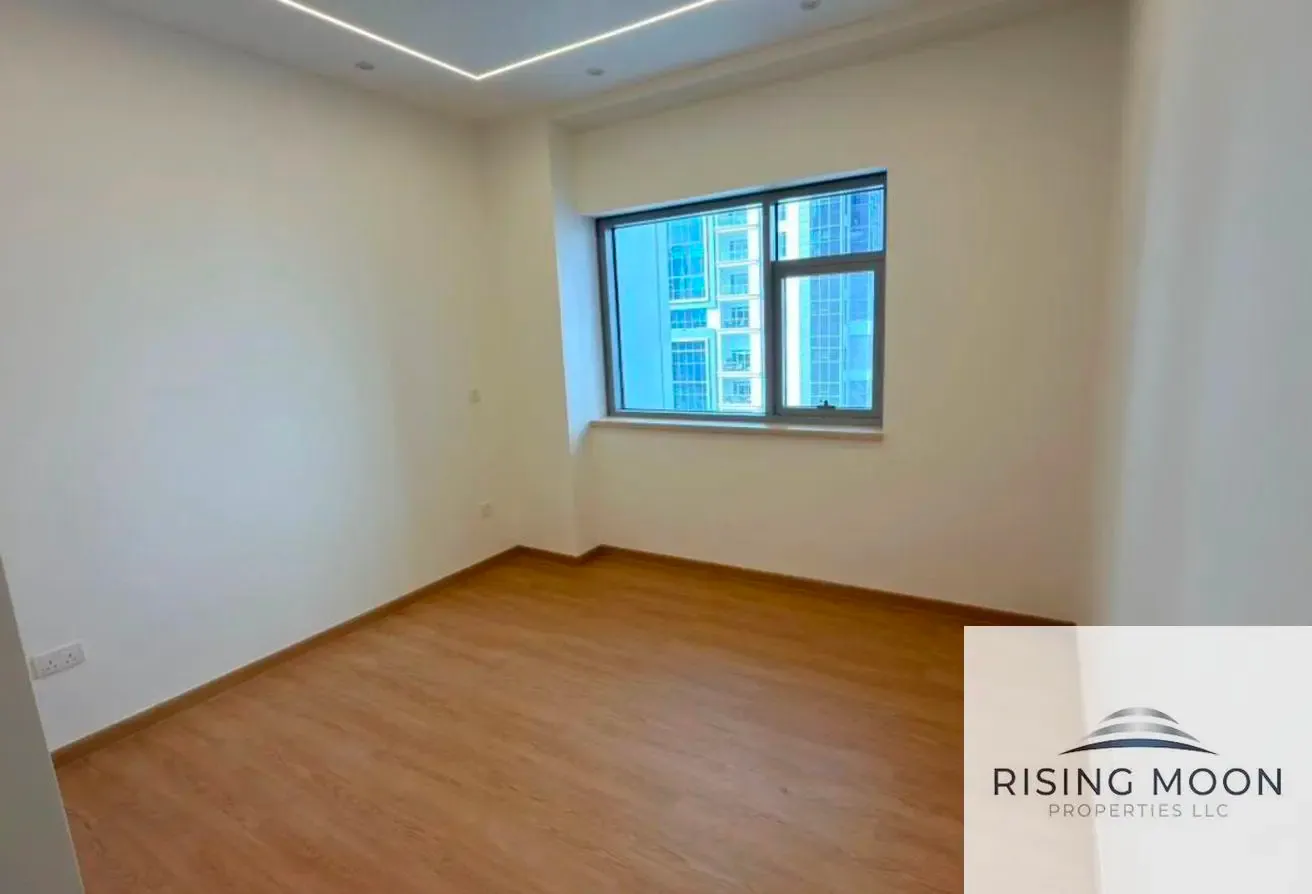Upgraded | Vacant | 2BR FOR SALE IN BUSINESS BAY