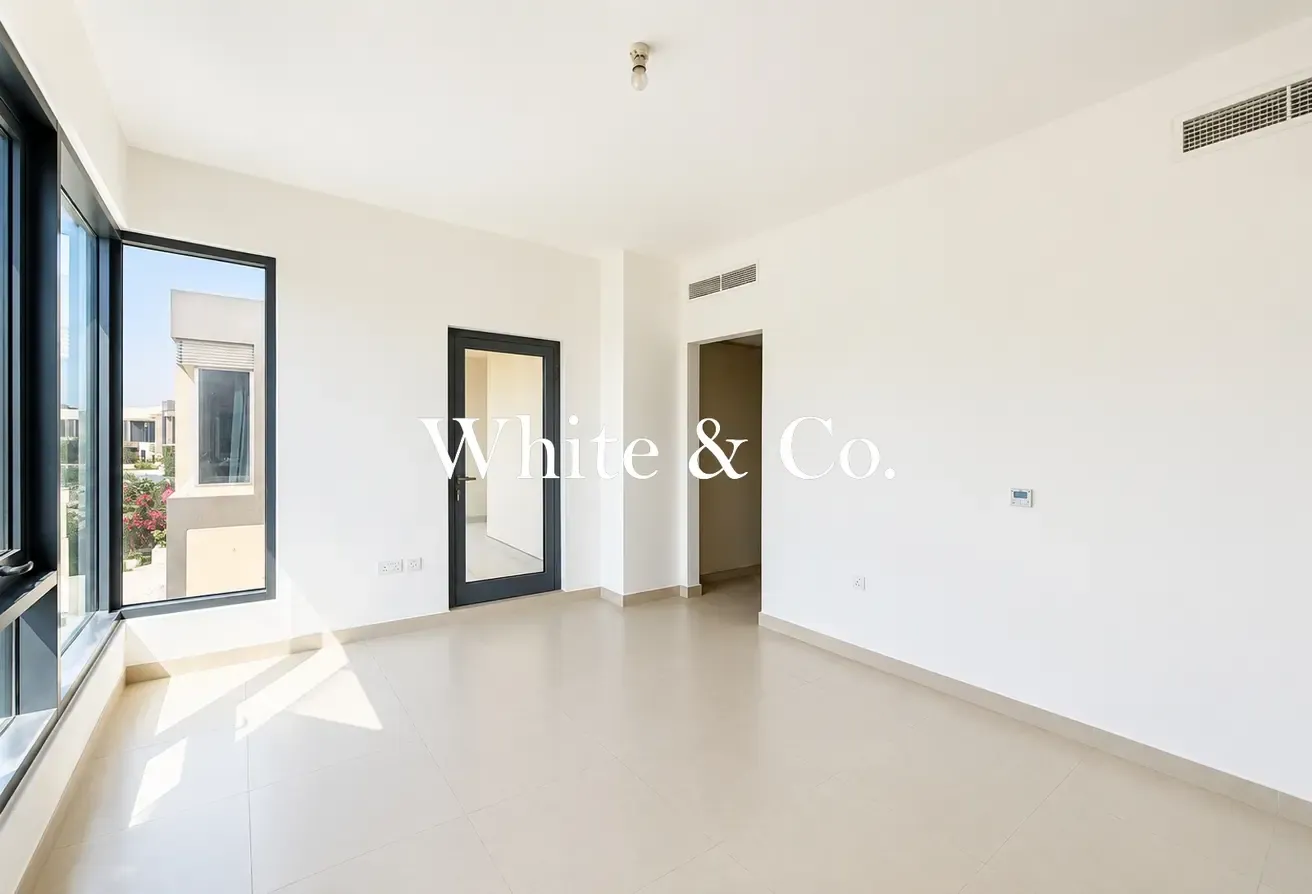 Cheapest Greenbelt 4BR |Single Row |Vastu