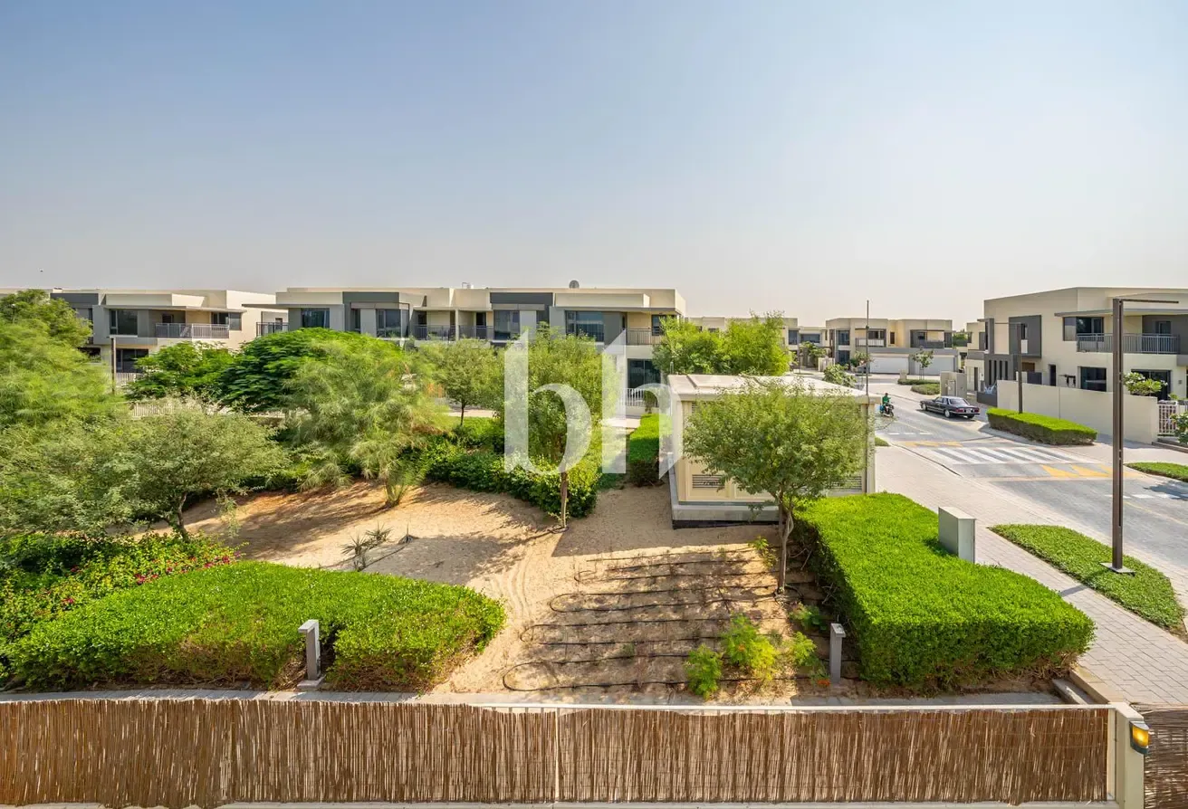 Greenbelt | Corner Unit | Near Facilities